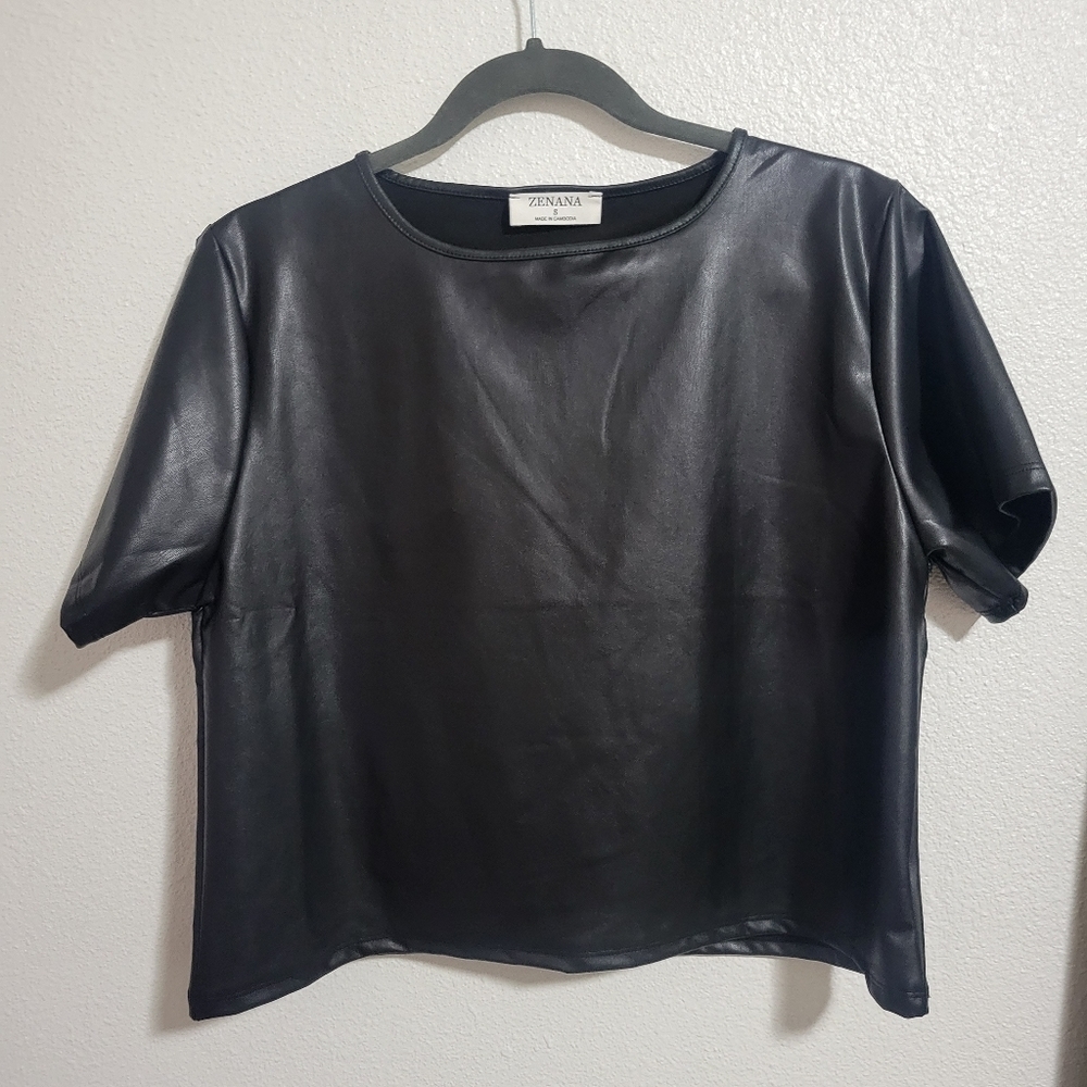 NWOT Zenana faux leather cropped top size small